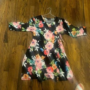 Women’s midi dress medium